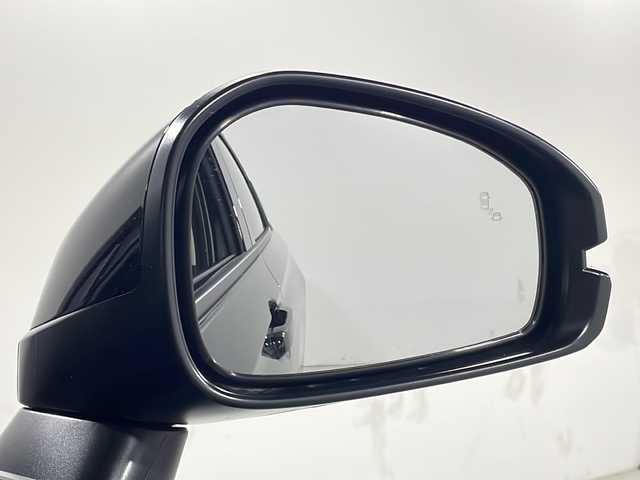 ホンダ ヴェゼル ハイブリッド e:HEV Z 広島県 2025(令7)年 0.1千km クリスタルブラックパール 登録済未使用車（5km）/9型Honda CONNECTディスプレイ/パワーテールゲート/ハーフレザーシート/シートヒーター/ステアリングヒーター/ホンダセンシング/・衝突軽減ブレーキ/・誤発進抑制機能/・レーンキープアシスト/・パーキングセンサー/・アダプティブクルーズコントロール/・アダプティブドライビングビーム/・ブラインドスポットインフォメーション/バックカメラ/減速セレクター/ヒルディセントコントロール/電動パーキングブレーキ/オートブレーキホールド/LEDヘッドランプ/オートライト/ETC2.0/ワイヤレス充電/USB入力端子