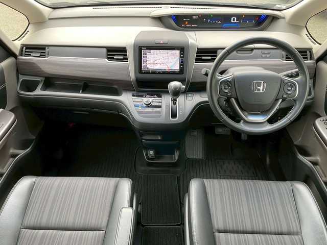 ホンダ フリード G ホンダセンシング 岩手県 2019(平31)年 5.5万km フォレストグリーンパール 純正メモリナビ/Bluetooth/CD/DVD/フルセグTV/レーダークルーズコントロール/ホンダセンシング/バックカメラ/前後ドラレコ/ETC/アイドリングストップ/両側パワースライドドア/純正フロアマット/ドアバイザー/純正アルミホイール/電動格納ミラー