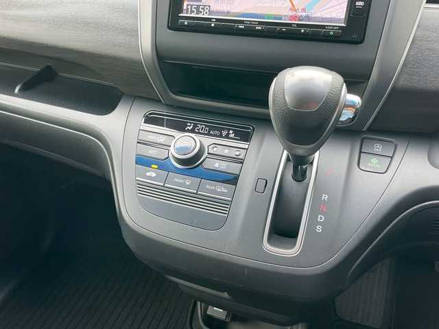 ホンダ フリード G ホンダセンシング 岩手県 2019(平31)年 5.5万km フォレストグリーンパール 純正メモリナビ/Bluetooth/CD/DVD/フルセグTV/レーダークルーズコントロール/ホンダセンシング/バックカメラ/前後ドラレコ/ETC/アイドリングストップ/両側パワースライドドア/純正フロアマット/ドアバイザー/純正アルミホイール/電動格納ミラー