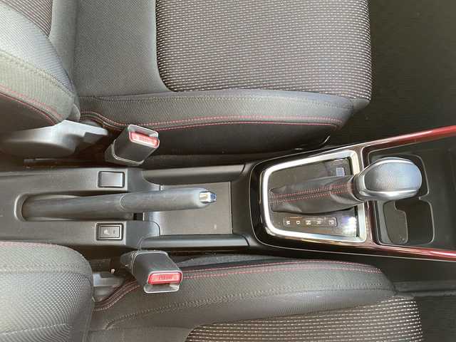 スズキ スイフト スポーツ セーフティPKG 香川県 2018(平30)年 7万km ピュアホワイトP 純正SDナビ（フルセグTV/CD，DVD再生/BT)/アラウンドビューモニター/シートヒーター/ローダウン/HKSマフラー/ビルトインETC/純正フロアマット/オートライト