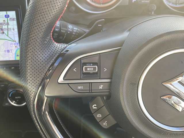 スズキ スイフト スポーツ セーフティPKG 香川県 2018(平30)年 7万km ピュアホワイトP 純正SDナビ（フルセグTV/CD，DVD再生/BT)/アラウンドビューモニター/シートヒーター/ローダウン/HKSマフラー/ビルトインETC/純正フロアマット/オートライト