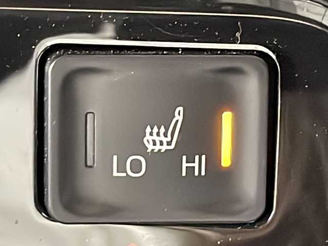 トヨタ ヴォクシー ハイブリッド S－Z 広島県 2023(令5)年 0.9万km ホワイトパールクリスタルシャイン 純正10.5型ディスプレイオーディオ（Bluetooth/フルセグTV/スマホ連携）/両側パワースライドドア/バックカメラ/CD/DVDデッキ/ハーフレザーシート/シートヒーター/セーフティセンス/・プリクラッシュセーフティ/・レーントレーシングアシスト/・レーダークルーズコントロール/・オートマチックハイビーム/・ロードサインアシスト/LEDヘッドランプ/純正17インチAW/USB/HDMI入力端子/ETC2.0/AC100V/1500W電源/ドライブレコーダー