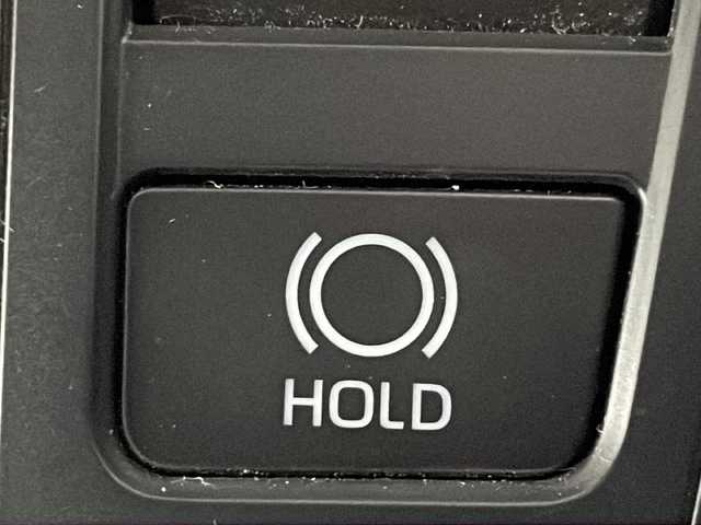 トヨタ ヴォクシー ハイブリッド S－Z 広島県 2023(令5)年 0.9万km ホワイトパールクリスタルシャイン 純正10.5型ディスプレイオーディオ（Bluetooth/フルセグTV/スマホ連携）/両側パワースライドドア/バックカメラ/CD/DVDデッキ/ハーフレザーシート/シートヒーター/セーフティセンス/・プリクラッシュセーフティ/・レーントレーシングアシスト/・レーダークルーズコントロール/・オートマチックハイビーム/・ロードサインアシスト/LEDヘッドランプ/純正17インチAW/USB/HDMI入力端子/ETC2.0/AC100V/1500W電源/ドライブレコーダー