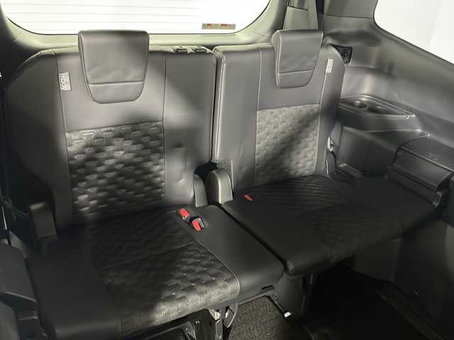 トヨタ ヴォクシー ハイブリッド S－Z 広島県 2023(令5)年 0.9万km ホワイトパールクリスタルシャイン 純正10.5型ディスプレイオーディオ（Bluetooth/フルセグTV/スマホ連携）/両側パワースライドドア/バックカメラ/CD/DVDデッキ/ハーフレザーシート/シートヒーター/セーフティセンス/・プリクラッシュセーフティ/・レーントレーシングアシスト/・レーダークルーズコントロール/・オートマチックハイビーム/・ロードサインアシスト/LEDヘッドランプ/純正17インチAW/USB/HDMI入力端子/ETC2.0/AC100V/1500W電源/ドライブレコーダー