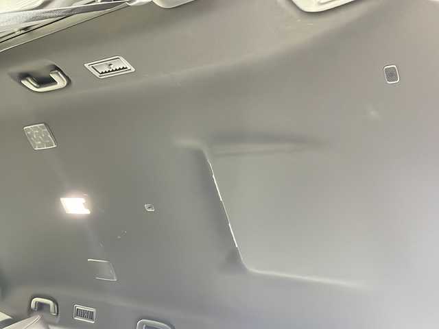 トヨタ ヴォクシー ハイブリッド S－Z 広島県 2023(令5)年 0.9万km ホワイトパールクリスタルシャイン 純正10.5型ディスプレイオーディオ（Bluetooth/フルセグTV/スマホ連携）/両側パワースライドドア/バックカメラ/CD/DVDデッキ/ハーフレザーシート/シートヒーター/セーフティセンス/・プリクラッシュセーフティ/・レーントレーシングアシスト/・レーダークルーズコントロール/・オートマチックハイビーム/・ロードサインアシスト/LEDヘッドランプ/純正17インチAW/USB/HDMI入力端子/ETC2.0/AC100V/1500W電源/ドライブレコーダー