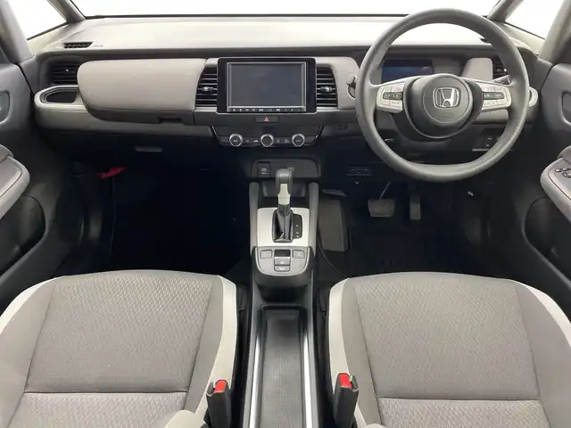 ホンダ フィット e:HEVクロスター 新潟県 2020(令2)年 2.6万km プラチナホワイトパール 純正メモリナビ【VXM-205VFEi】/　フルセグTV/Bluetooth/DVD/USB/ホンダセンシング/・衝突被害軽減ブレーキ/・誤発進抑制機能/・後方誤発進抑制機能/・近距離衝突軽減ブレーキ/・歩行者事故低減ステアリング/・路外逸脱抑制機能/・渋滞追従機能付アダプティブ・クルーズ・コントロール/・車線維持支援システム/・先行車発進お知らせ機能/・標識認識機能/・オートハイビーム/前後コーナーセンサー/前後ドライブレコーダー/バックモニター/ビルトインETC/LEDヘッドライト/横滑り防止装置