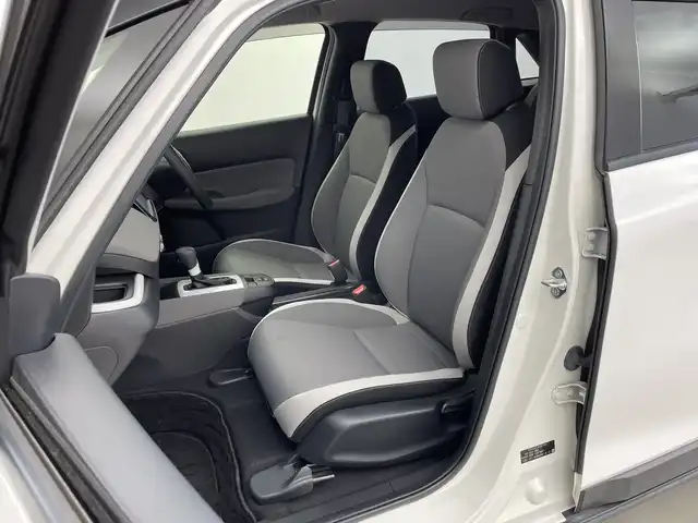 ホンダ フィット e:HEVクロスター 新潟県 2020(令2)年 2.6万km プラチナホワイトパール 純正メモリナビ【VXM-205VFEi】/　フルセグTV/Bluetooth/DVD/USB/ホンダセンシング/・衝突被害軽減ブレーキ/・誤発進抑制機能/・後方誤発進抑制機能/・近距離衝突軽減ブレーキ/・歩行者事故低減ステアリング/・路外逸脱抑制機能/・渋滞追従機能付アダプティブ・クルーズ・コントロール/・車線維持支援システム/・先行車発進お知らせ機能/・標識認識機能/・オートハイビーム/前後コーナーセンサー/前後ドライブレコーダー/バックモニター/ビルトインETC/LEDヘッドライト/横滑り防止装置