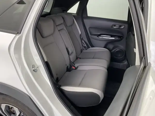 ホンダ フィット e:HEVクロスター 新潟県 2020(令2)年 2.6万km プラチナホワイトパール 純正メモリナビ【VXM-205VFEi】/　フルセグTV/Bluetooth/DVD/USB/ホンダセンシング/・衝突被害軽減ブレーキ/・誤発進抑制機能/・後方誤発進抑制機能/・近距離衝突軽減ブレーキ/・歩行者事故低減ステアリング/・路外逸脱抑制機能/・渋滞追従機能付アダプティブ・クルーズ・コントロール/・車線維持支援システム/・先行車発進お知らせ機能/・標識認識機能/・オートハイビーム/前後コーナーセンサー/前後ドライブレコーダー/バックモニター/ビルトインETC/LEDヘッドライト/横滑り防止装置