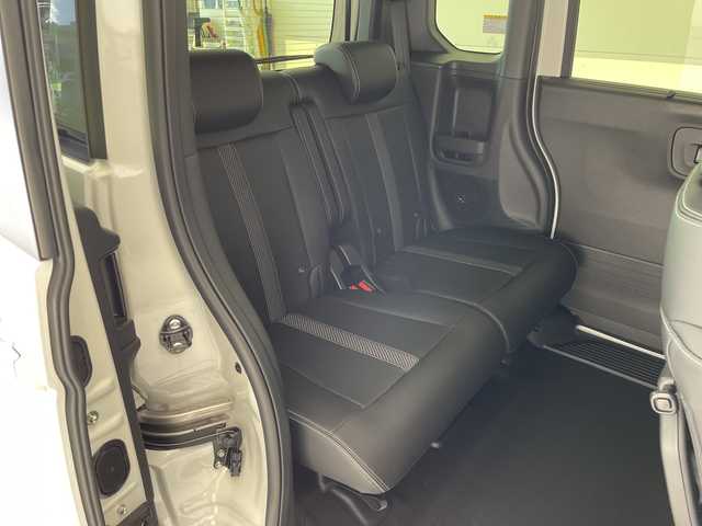 ホンダ Ｎ ＢＯＸ カスタム コーディネートスタイル 愛知県 2025(令7)年 0.1千km プラチナホワイトパール 届出済未使用車/ホンダセンシング/純正9型ディスプレイオーディオナビ/全方位カメラ/両側パワースライドドア/レーダークルーズコントロール/シートヒーター/コーナーセンサー/純正アルミホイール/LEDヘッドライト/レーンキープアシスト/オートマチックハイビーム/衝突軽減システム/フルセグ/CD DVD/Bluetooth/ステアリングスイッチ/スマートキー/プッシュスタート