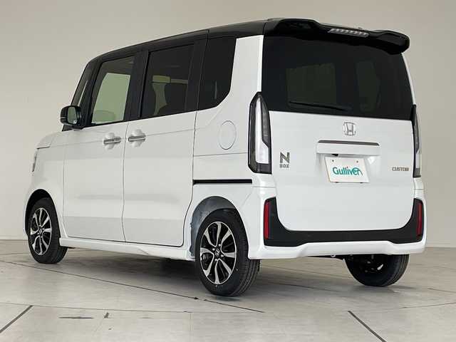 ホンダ Ｎ ＢＯＸ カスタム コーディネートスタイル 愛知県 2025(令7)年 0.1千km プラチナホワイトパール 届出済未使用車/ホンダセンシング/純正9型ディスプレイオーディオナビ/全方位カメラ/両側パワースライドドア/レーダークルーズコントロール/シートヒーター/コーナーセンサー/純正アルミホイール/LEDヘッドライト/レーンキープアシスト/オートマチックハイビーム/衝突軽減システム/フルセグ/CD DVD/Bluetooth/ステアリングスイッチ/スマートキー/プッシュスタート