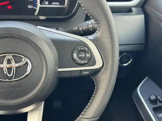 トヨタ ルーミー カスタムG－T 滋賀県 2023(令5)年 0.7万km プラムブラウンパールクリスタルシャイン モデリスタエアロ/両側パワースライドドア/9インチ純正ディスプレイオーディオ/（FM/AM/フルセグ/Bluetooth/USB）/バックカメラ/ETC/前後ドライブレコーダー/スマートアシスト/・ブレーキ制御付誤発進抑制機能/・衝突回避支援ブレーキ機能/・衝突警報機能/・レーンキープアシスト	/・アダプティブクルーズコントロール/・コーナー・バックセンサー（ソナー）	/・標識検知機能	/アイドリングストップ/電動格納ミラー/電子パーキング/ブレーキホールド/革巻きステアリング/ステアリングスイッチ/オートライト/LEDヘッドライト/フロントフォグ/フルオートエアコン/プッシュスタート/スマートキー/純正フロアマット/USB端子