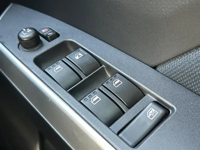 トヨタ ルーミー カスタムG－T 滋賀県 2023(令5)年 0.7万km プラムブラウンパールクリスタルシャイン モデリスタエアロ/両側パワースライドドア/9インチ純正ディスプレイオーディオ/（FM/AM/フルセグ/Bluetooth/USB）/バックカメラ/ETC/前後ドライブレコーダー/スマートアシスト/・ブレーキ制御付誤発進抑制機能/・衝突回避支援ブレーキ機能/・衝突警報機能/・レーンキープアシスト	/・アダプティブクルーズコントロール/・コーナー・バックセンサー（ソナー）	/・標識検知機能	/アイドリングストップ/電動格納ミラー/電子パーキング/ブレーキホールド/革巻きステアリング/ステアリングスイッチ/オートライト/LEDヘッドライト/フロントフォグ/フルオートエアコン/プッシュスタート/スマートキー/純正フロアマット/USB端子