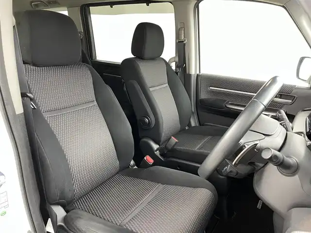 ホンダ ステップワゴン スパーダ ホンダセンシング 福島県 2017(平29)年 14.4万km ホワイトオーキッドパール ホンダセンシング/・衝突軽減ブレーキ/・アダプティブクルーズコントロール/・車線逸脱抑制機能/・路外逸脱警報機能/・誤発進抑制機能/・先行車発進お知らせ機能/・標識認識機能/純正ナビゲーション/・CD/DVD/AM・FM/TV/BT/SD/・バックカメラ/・ETC/前後ドライブレコーダー/両側パワースライドドア/革巻きステアリング/・ステアリングスイッチ/・パドルシフト/プッシュスタート/・スマートキー/ドアバイザー/純正フロアマット/LEDライト/・フォグライト/冬タイヤ