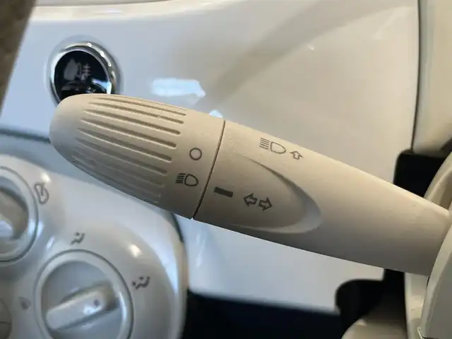 フィアット ５００ 1．2 ポップ 岐阜県 2016(平28)年 5.4万km 白 純正ディスプレイオーディオ/FM、AM/Bluetoothオーディオ/ETC/キーレス