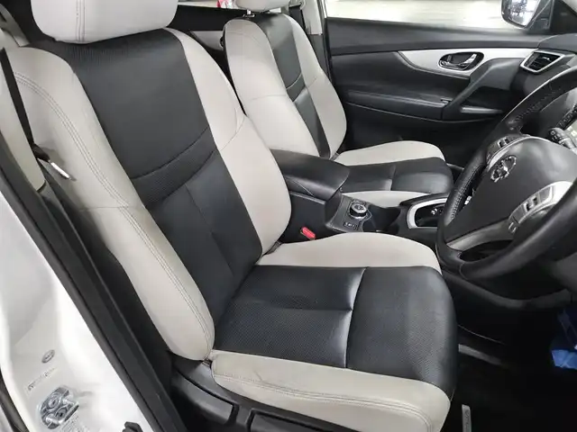 日産 エクストレイル ハイブリッド モード・プレミア エマージェンシーB 福岡県 2016(平28)年 6.9万km ブリリアントホワイトパール 4WD/純正MOPナビ/フルセグTV/リモコンオートバックドア/アラウンドビューモニター/クルーズコントロール/エマージェンシーブレーキ/パーキングアシスト/後側方車両検知警報/ふらつき警報/LEDヘッドランプ/フロントフォグランプ/革巻きステアリング/ツートーン革シート/前席シートヒーター/純正18インチアルミホイール/スマートキー/プッシュエンジンスターター/禁煙車