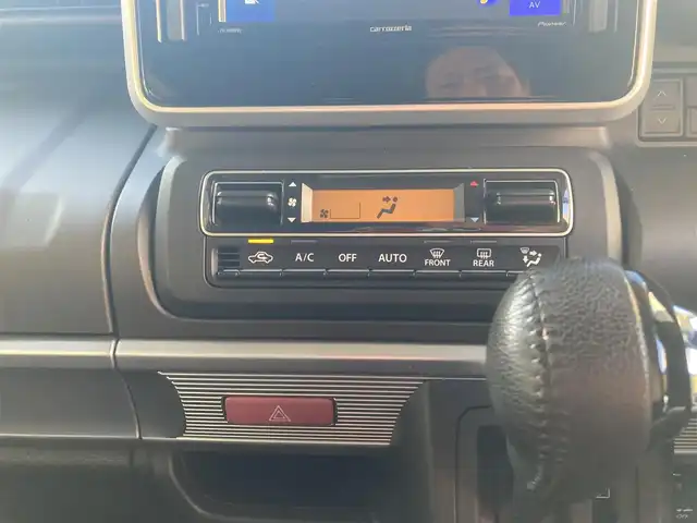 スズキ スペーシア ギア HYBRID XZターボ 愛知県 2022(令4)年 5.2万km ブルーイッシュブラックパール3 スズキセーフティサポート/アダプティブクルコン/ヘッドアップディスプレイ/カロッツェリアディスプレイオーディオ/DVDビデオ&CD/Bluetoothオーディオ/バックカメラ/両側パワースライドドア/スマートキー×2ケ/プッシュスタート/ステアリングスイッチ/USB電源/前席シートヒーター/LEDヘッドライト/オートライト/ステアシフト/リアサーキュレーター/純正アルミホイル/保証書取説有り