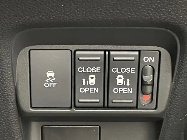 ホンダ フリード ハイブリット e:HEV クロスター 埼玉県 2025(令7)年 0.1千km メテオロイドグレーメタリック 登録済未使用車　純正９インチナビ　バックカメラ　ＢＳＭ　ホンダセンシング　アダプティブクルーズコントロール　シートヒーター　ハーフレザー　純正アルミホイール　オートハイビーム　ＬＥＤヘッドライト　ＴＶ