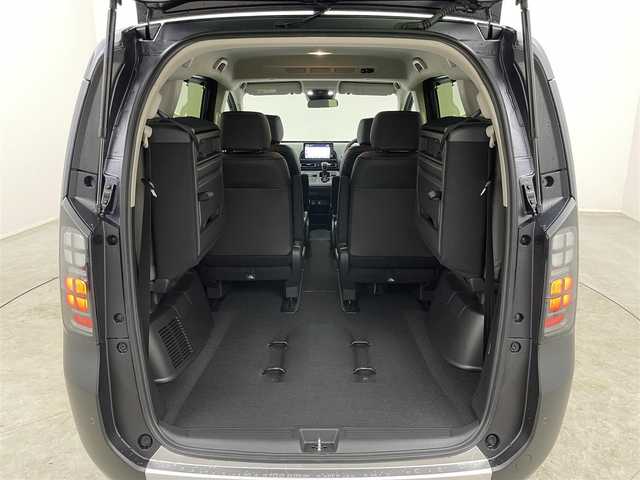 ホンダ フリード ハイブリット e:HEV クロスター 埼玉県 2025(令7)年 0.1千km メテオロイドグレーメタリック 登録済未使用車　純正９インチナビ　バックカメラ　ＢＳＭ　ホンダセンシング　アダプティブクルーズコントロール　シートヒーター　ハーフレザー　純正アルミホイール　オートハイビーム　ＬＥＤヘッドライト　ＴＶ