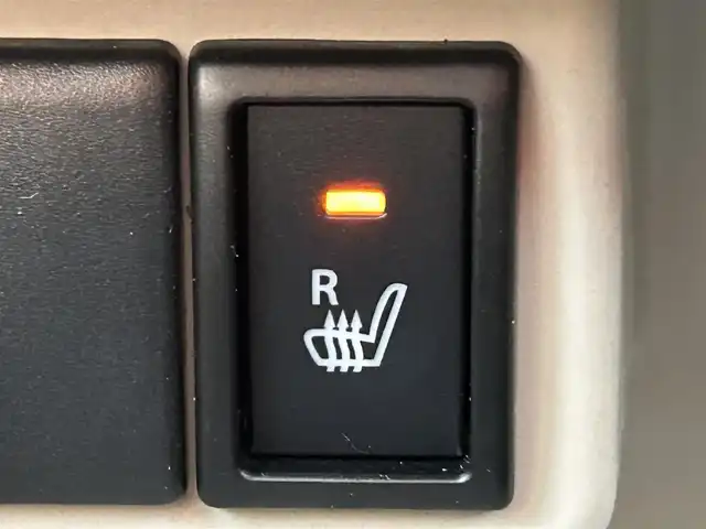 スズキ ラパン S 愛媛県 2017(平29)年 4万km コフレピンクパールメタリック/ホワイト2トーンルーフ KENWOOD7型ナビ(Bluetooth/フルセグTV)/アイドリングストップ/運転席シートヒーター/電格ミラー/シガーソケット/純正ドアバイザー/オートライト/ETC/ISOFIX/衝突被害軽減装置/純正ホイールキャップ/現状サマー(鉄)(155/65/R14)/DUNLOP ENASAVE EC204