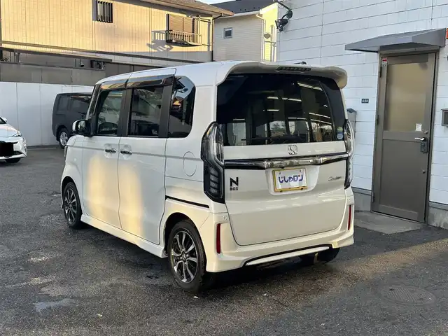 ホンダ Ｎ ＢＯＸ カスタム G EX ホンダセンシング 滋賀県 2017(平29)年 10.1万km プレミアムホワイトパールⅡ (株)IDOMが運営する【じしゃロン草津店】の自社ローン専用車両になりますこちらは現金またはオートローンご利用時の価格です。自社ローンご希望の方は別途その旨お申付け下さい