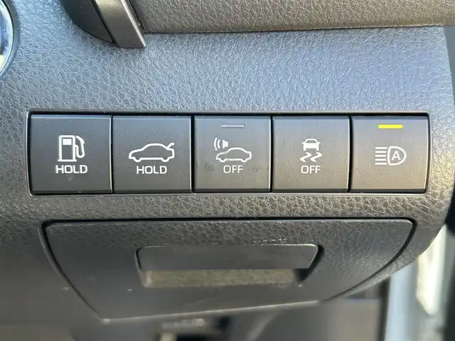 トヨタ カムリ WSレザーパッケージ 愛媛県 2019(令1)年 6.5万km プラチナホワイトパールマイカ 純正ナビ（Bluetooth/SD/フルセグテレビ）/ビルトインETC/バックカメラ/USB入力端子/追従型クルーズコントロール/リアクロストラフィックブレーキ/ブラインドスポットモニター/前後コーナーセンサー/前席パワーシート/前席シートヒーター/レーンキープアシスト/横滑り防止装置/衝突被害軽減システム/カーテンエアバック/純正18インチAW/LEDヘッドライト/フォグランプ/スペアキー