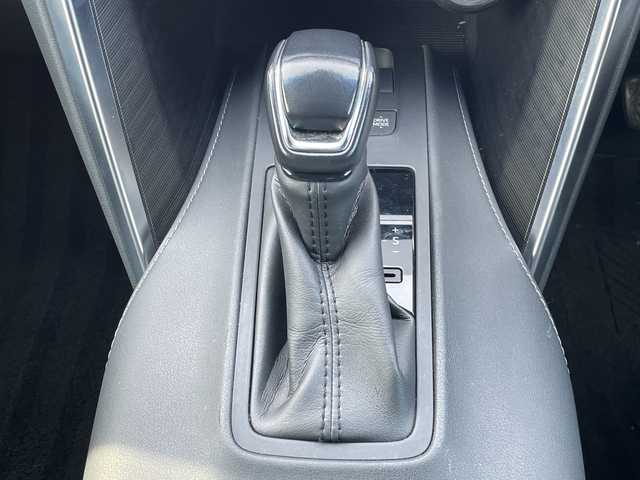 トヨタ ハリアー ハイブリッド Z レザーパッケージ 道央・札幌 2021(令3)年 6.8万km プレシャスブラックパール ４WD/JBLプレミアムサウンド/純正メモリーナビ/AM/FM/BT/フルセグ/トヨタセーフティセンス/衝突被害軽減ブレーキ/横滑り防止装置/レーダークルーズコントロール/レーンキープアシスト/クリアランスソナー/ブラインドスポットモニター/バックカメラ/フロントカメラ/全方位カメラ/パノラミックビューモニター/ビルトインETC/ドライブレコーダー/アイドリングストップ/DRIVEMODE/EVMODE/パワーバックドア/前席パワーシート/D席メモリーシート/前席シートヒーター/前席エアシート/レザーシート/革巻きステアリング/ステアリングリモコン/ハンドルヒーター/電動パーキング/ブレーキホールド/デジタルインナーミラー/MTモード付AT/プッシュスタート/スマートキー/LEDヘッドライト/オートライト/オートマチックハイビーム/フォグランプ/電動格納ミラー/ヒーテッドドアミラー/ウィンカーミラー/純正フロアマット/ドアバイザー/スペアキー