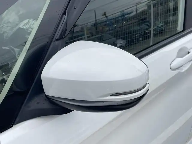 ホンダ フリード ハイブリット G ホンダセンシング 福岡県 2021(令3)年 4.6万km プラチナホワイトパール 純正7型SDナビ(フルセグTV/CD/DVD/Bluetooth)/ホンダセンシング/レーダークルコン/両側パワスラ/バックカメラ/コーナーセンサー/ETC/シートヒーター/純正LEDヘッドライト/純正フロアマット/スマートキー/プッシュスタート/ステアリングスイッチ/USBポート