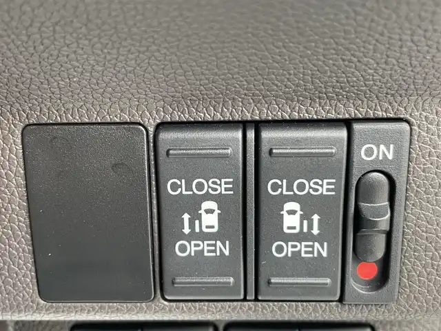 ホンダ フリード ハイブリット G ホンダセンシング 福岡県 2021(令3)年 4.6万km プラチナホワイトパール 純正7型SDナビ(フルセグTV/CD/DVD/Bluetooth)/ホンダセンシング/レーダークルコン/両側パワスラ/バックカメラ/コーナーセンサー/ETC/シートヒーター/純正LEDヘッドライト/純正フロアマット/スマートキー/プッシュスタート/ステアリングスイッチ/USBポート