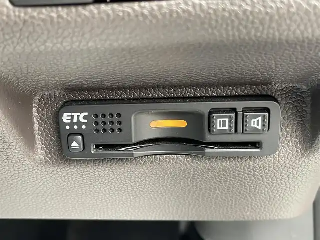 ホンダ フリード ハイブリット G ホンダセンシング 福岡県 2021(令3)年 4.6万km プラチナホワイトパール 純正7型SDナビ(フルセグTV/CD/DVD/Bluetooth)/ホンダセンシング/レーダークルコン/両側パワスラ/バックカメラ/コーナーセンサー/ETC/シートヒーター/純正LEDヘッドライト/純正フロアマット/スマートキー/プッシュスタート/ステアリングスイッチ/USBポート