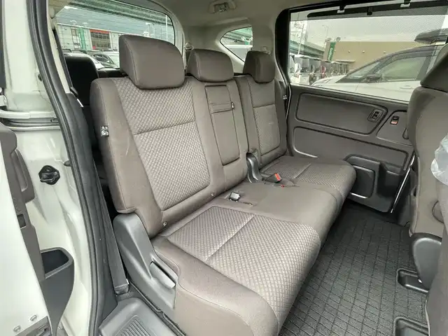 ホンダ フリード ハイブリット G ホンダセンシング 福岡県 2021(令3)年 4.6万km プラチナホワイトパール 純正7型SDナビ(フルセグTV/CD/DVD/Bluetooth)/ホンダセンシング/レーダークルコン/両側パワスラ/バックカメラ/コーナーセンサー/ETC/シートヒーター/純正LEDヘッドライト/純正フロアマット/スマートキー/プッシュスタート/ステアリングスイッチ/USBポート