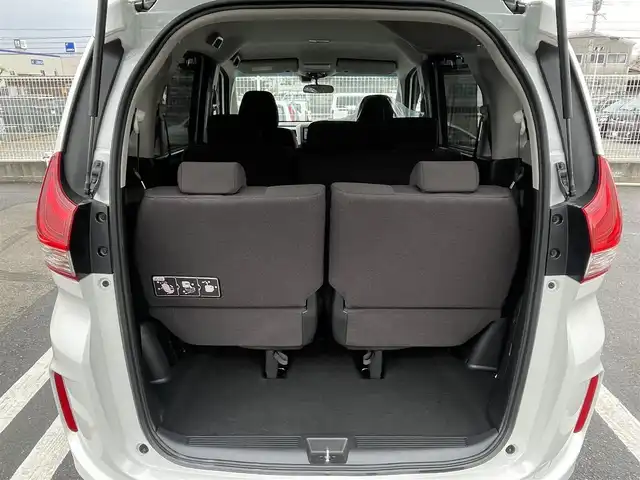 ホンダ フリード ハイブリット G ホンダセンシング 福岡県 2021(令3)年 4.6万km プラチナホワイトパール 純正7型SDナビ(フルセグTV/CD/DVD/Bluetooth)/ホンダセンシング/レーダークルコン/両側パワスラ/バックカメラ/コーナーセンサー/ETC/シートヒーター/純正LEDヘッドライト/純正フロアマット/スマートキー/プッシュスタート/ステアリングスイッチ/USBポート