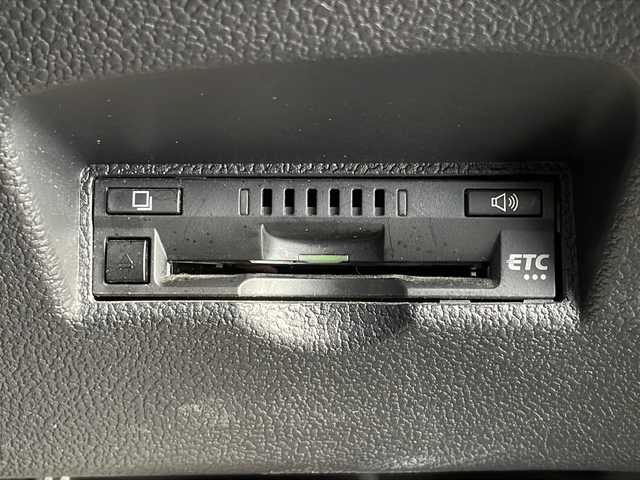 トヨタ プリウス S ツーリングセレ ブラックED 山口県 2021(令3)年 4.4万km ブラックM/グレーM 純正ディスプレイオーディオ/T-Connectナビキッド非装着/・AM/FM/・Bluetooth接続/・Miracast/・applecarplay/・androidauto/バックカメラ/ビルトインETC/ドライブレコーダー/Toyota Safety Sense/・プリクラッシュセーフティ/・レーントレーシングアシスト/・ロードサインアシスト/・レーダークルーズコントロール/・先行車発進告知機能/・ドライブモードセレクトスイッチ/・ブラインドスポットモニター/・オートマチックハイビーム/・クリアランスソナー/・パーキングサポートブレーキ/レザーシート/シートヒーター/スマートキー/プッシュスタート/スペアキー1本/純正フロアマット/USB入力端子/AC100V/LEDヘッドライト/純正17インチアルミホイール/ドアバイザー/ウィンカーミラー