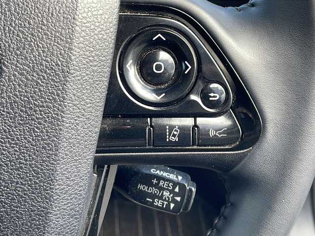 トヨタ プリウス S ツーリングセレ ブラックED 山口県 2021(令3)年 4.4万km ブラックM/グレーM 純正ディスプレイオーディオ/T-Connectナビキッド非装着/・AM/FM/・Bluetooth接続/・Miracast/・applecarplay/・androidauto/バックカメラ/ビルトインETC/ドライブレコーダー/Toyota Safety Sense/・プリクラッシュセーフティ/・レーントレーシングアシスト/・ロードサインアシスト/・レーダークルーズコントロール/・先行車発進告知機能/・ドライブモードセレクトスイッチ/・ブラインドスポットモニター/・オートマチックハイビーム/・クリアランスソナー/・パーキングサポートブレーキ/レザーシート/シートヒーター/スマートキー/プッシュスタート/スペアキー1本/純正フロアマット/USB入力端子/AC100V/LEDヘッドライト/純正17インチアルミホイール/ドアバイザー/ウィンカーミラー