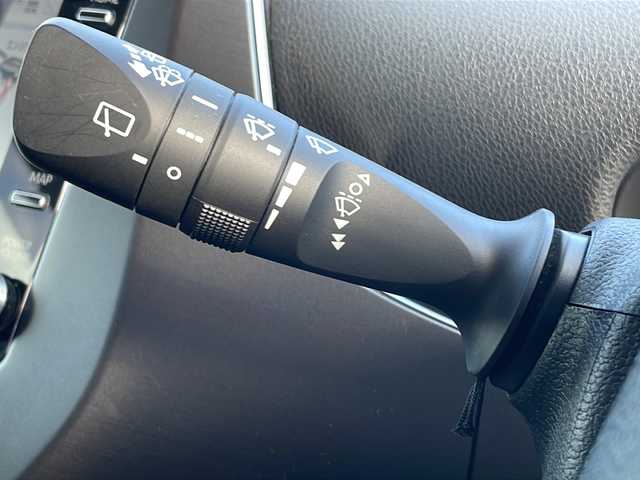 トヨタ プリウス S ツーリングセレ ブラックED 山口県 2021(令3)年 4.4万km ブラックM/グレーM 純正ディスプレイオーディオ/T-Connectナビキッド非装着/・AM/FM/・Bluetooth接続/・Miracast/・applecarplay/・androidauto/バックカメラ/ビルトインETC/ドライブレコーダー/Toyota Safety Sense/・プリクラッシュセーフティ/・レーントレーシングアシスト/・ロードサインアシスト/・レーダークルーズコントロール/・先行車発進告知機能/・ドライブモードセレクトスイッチ/・ブラインドスポットモニター/・オートマチックハイビーム/・クリアランスソナー/・パーキングサポートブレーキ/レザーシート/シートヒーター/スマートキー/プッシュスタート/スペアキー1本/純正フロアマット/USB入力端子/AC100V/LEDヘッドライト/純正17インチアルミホイール/ドアバイザー/ウィンカーミラー