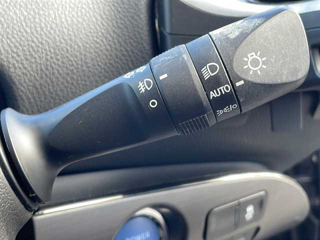 トヨタ プリウス S ツーリングセレ ブラックED 山口県 2021(令3)年 4.4万km ブラックM/グレーM 純正ディスプレイオーディオ/T-Connectナビキッド非装着/・AM/FM/・Bluetooth接続/・Miracast/・applecarplay/・androidauto/バックカメラ/ビルトインETC/ドライブレコーダー/Toyota Safety Sense/・プリクラッシュセーフティ/・レーントレーシングアシスト/・ロードサインアシスト/・レーダークルーズコントロール/・先行車発進告知機能/・ドライブモードセレクトスイッチ/・ブラインドスポットモニター/・オートマチックハイビーム/・クリアランスソナー/・パーキングサポートブレーキ/レザーシート/シートヒーター/スマートキー/プッシュスタート/スペアキー1本/純正フロアマット/USB入力端子/AC100V/LEDヘッドライト/純正17インチアルミホイール/ドアバイザー/ウィンカーミラー