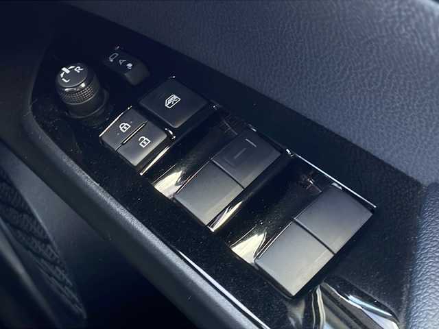 トヨタ プリウス S ツーリングセレ ブラックED 山口県 2021(令3)年 4.4万km ブラックM/グレーM 純正ディスプレイオーディオ/T-Connectナビキッド非装着/・AM/FM/・Bluetooth接続/・Miracast/・applecarplay/・androidauto/バックカメラ/ビルトインETC/ドライブレコーダー/Toyota Safety Sense/・プリクラッシュセーフティ/・レーントレーシングアシスト/・ロードサインアシスト/・レーダークルーズコントロール/・先行車発進告知機能/・ドライブモードセレクトスイッチ/・ブラインドスポットモニター/・オートマチックハイビーム/・クリアランスソナー/・パーキングサポートブレーキ/レザーシート/シートヒーター/スマートキー/プッシュスタート/スペアキー1本/純正フロアマット/USB入力端子/AC100V/LEDヘッドライト/純正17インチアルミホイール/ドアバイザー/ウィンカーミラー