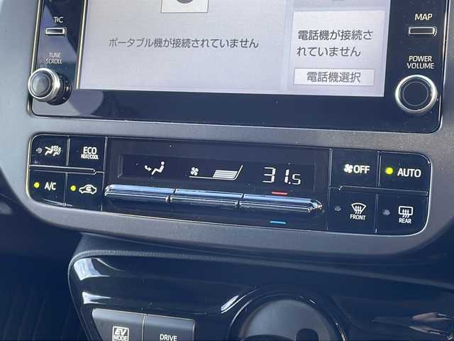 トヨタ プリウス S ツーリングセレ ブラックED 山口県 2021(令3)年 4.4万km ブラックM/グレーM 純正ディスプレイオーディオ/T-Connectナビキッド非装着/・AM/FM/・Bluetooth接続/・Miracast/・applecarplay/・androidauto/バックカメラ/ビルトインETC/ドライブレコーダー/Toyota Safety Sense/・プリクラッシュセーフティ/・レーントレーシングアシスト/・ロードサインアシスト/・レーダークルーズコントロール/・先行車発進告知機能/・ドライブモードセレクトスイッチ/・ブラインドスポットモニター/・オートマチックハイビーム/・クリアランスソナー/・パーキングサポートブレーキ/レザーシート/シートヒーター/スマートキー/プッシュスタート/スペアキー1本/純正フロアマット/USB入力端子/AC100V/LEDヘッドライト/純正17インチアルミホイール/ドアバイザー/ウィンカーミラー