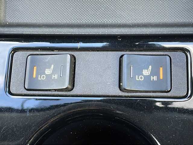 トヨタ プリウス S ツーリングセレ ブラックED 山口県 2021(令3)年 4.4万km ブラックM/グレーM 純正ディスプレイオーディオ/T-Connectナビキッド非装着/・AM/FM/・Bluetooth接続/・Miracast/・applecarplay/・androidauto/バックカメラ/ビルトインETC/ドライブレコーダー/Toyota Safety Sense/・プリクラッシュセーフティ/・レーントレーシングアシスト/・ロードサインアシスト/・レーダークルーズコントロール/・先行車発進告知機能/・ドライブモードセレクトスイッチ/・ブラインドスポットモニター/・オートマチックハイビーム/・クリアランスソナー/・パーキングサポートブレーキ/レザーシート/シートヒーター/スマートキー/プッシュスタート/スペアキー1本/純正フロアマット/USB入力端子/AC100V/LEDヘッドライト/純正17インチアルミホイール/ドアバイザー/ウィンカーミラー