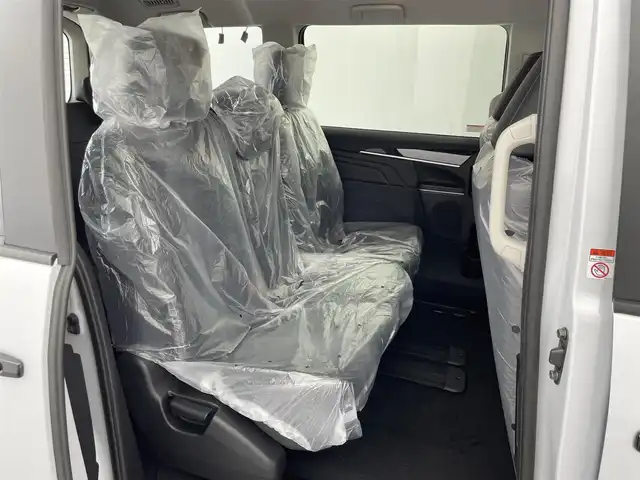 三菱 デリカＤ：５ シャモニー 群馬県 2025(令7)年 0.1万km未満 白Ⅱ 登録済未使用車(登録時走行距離7km)/オリジナルナビ取付パッケージ＋リアモニター取付パッケージ/＝＝＝＝＝＝＝＝＝＝＝＝/4WD/マルチアラウンドモニター/e-Assist/ ・衝突軽減ブレーキシステム/ ・車線逸脱警報システム/ ・レーダークルーズコントロールシステム/ ・オートマチックハイビーム/ ・誤発進抑制機能/ ・後側方車両検知警報システム/ ・後退時交差車両検知警報システム/エレクトリックテールゲート/両側パワースライドドア/パドルシフト/運転席側パワーシート/前席シートヒーター/ステアリングヒーター/電動パーキングブレーキ/オートブレーキホールド/プッシュスタート/スマートキー