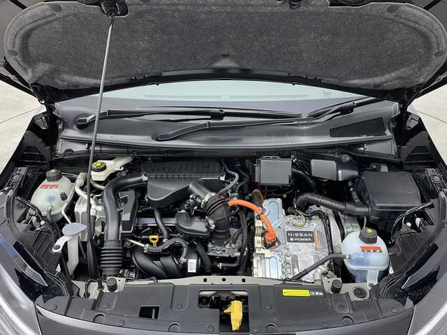 日産 オーラ G FOUR レザーエディション 新潟県 2022(令4)年 1.8万km 黒 純正メーカーオプションナビ/フルセグTV/ビルトインETC2.0/純正ドライブレコーダー/アラウンドビューモニター/プロパイロット/BOSEサウンドシステム/黒革シート/4WD/スマートキー/LEDヘッドライト/ハンドルヒーター/純正ドアバイザー/純正フロアマット/前席シートヒーター/スマートルームミラー/置くだけ充電/社外レーダー/お知らせリモコン