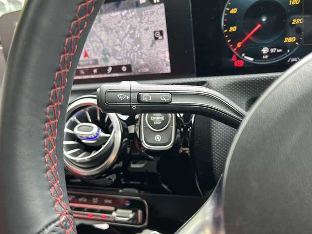 メルセデス・ベンツ ＣＬＡ２００ｄ Sブレーク AMGライン 大阪府 2020(令2)年 4.7万km デジタルホワイト ワンオーナー/純正メモリナビ/・FM/AM/Bluetooth/・フルセグテレビ/ビルドインETC2.0/ドライブレコーダー/バックカメラ/全周囲カメラ/サンルーフ/衝突軽減ブレーキ/レーンキープアシスト/クルーズコントロール/革巻きステアリング/ステアリングリモコン/メモリシート（D席+N席）/パワーシート（D席+N席）/シートヒーター（D席+N席）/本革レザーシート/コーナーセンサー/LEDヘッドライト/オートライト/オートエアコン/スマートキー×2/プッシュスタート/12V電源/USBジャック/電動パーキングブレーキ/充電トレイ/電動格納ミラー/ブラインドスポットモニター/純正18インチアルミホイール/純正フロアマット/取扱説明書/保証書