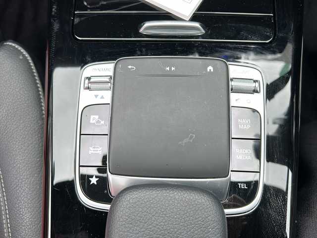 メルセデス・ベンツ ＣＬＡ２００ｄ Sブレーク AMGライン 大阪府 2020(令2)年 4.7万km デジタルホワイト ワンオーナー/純正メモリナビ/・FM/AM/Bluetooth/・フルセグテレビ/ビルドインETC2.0/ドライブレコーダー/バックカメラ/全周囲カメラ/サンルーフ/衝突軽減ブレーキ/レーンキープアシスト/クルーズコントロール/革巻きステアリング/ステアリングリモコン/メモリシート（D席+N席）/パワーシート（D席+N席）/シートヒーター（D席+N席）/本革レザーシート/コーナーセンサー/LEDヘッドライト/オートライト/オートエアコン/スマートキー×2/プッシュスタート/12V電源/USBジャック/電動パーキングブレーキ/充電トレイ/電動格納ミラー/ブラインドスポットモニター/純正18インチアルミホイール/純正フロアマット/取扱説明書/保証書