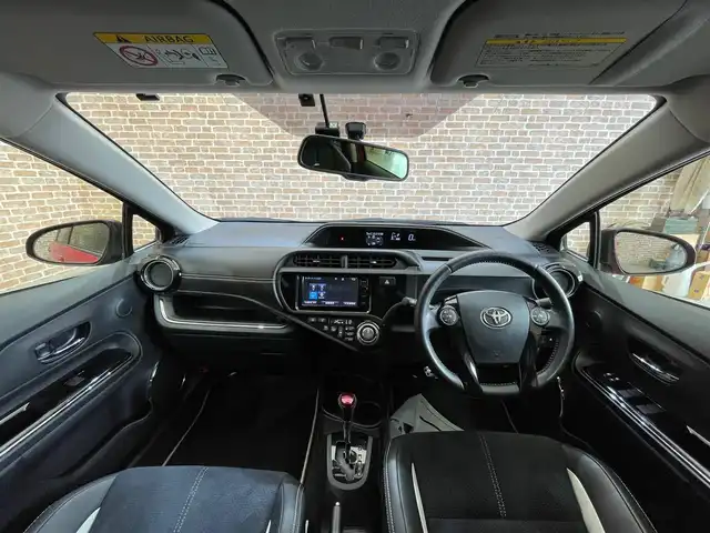 トヨタ アクア G G’s 岩手県 2015(平27)年 5.9万km スーパーレッドⅤ 専用チューニングサスペンション/専用スポーツシート/クルーズコントロール/横滑り防止装置/アイドリングストップ/車両接近通報装置/オートエアコン/純正ナビ/（CD/DVD/フルセグ/SD/Bluetooth）/ステアリングスイッチ/TVキャンセラー/バックカメラ/ドライブレコーダー/ETC/オートライト/LEDヘッドランプ/フォグランプ/純正17インチアルミホイール