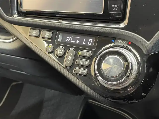トヨタ アクア G G’s 岩手県 2015(平27)年 5.9万km スーパーレッドⅤ 専用チューニングサスペンション/専用スポーツシート/クルーズコントロール/横滑り防止装置/アイドリングストップ/車両接近通報装置/オートエアコン/純正ナビ/（CD/DVD/フルセグ/SD/Bluetooth）/ステアリングスイッチ/TVキャンセラー/バックカメラ/ドライブレコーダー/ETC/オートライト/LEDヘッドランプ/フォグランプ/純正17インチアルミホイール