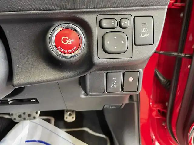 トヨタ アクア G G’s 岩手県 2015(平27)年 5.9万km スーパーレッドⅤ 専用チューニングサスペンション/専用スポーツシート/クルーズコントロール/横滑り防止装置/アイドリングストップ/車両接近通報装置/オートエアコン/純正ナビ/（CD/DVD/フルセグ/SD/Bluetooth）/ステアリングスイッチ/TVキャンセラー/バックカメラ/ドライブレコーダー/ETC/オートライト/LEDヘッドランプ/フォグランプ/純正17インチアルミホイール