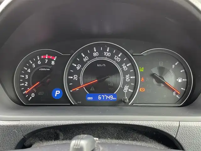 トヨタ ヴォクシー ZS 煌 愛知県 2019(平31)年 6.8万km ホワイトパールクリスタルシャイン ・純正SDメモリーナビ/・バックカメラ/・フルセグTV/・CD/DVD再生/・ETC（新セキュリティ対応）/・ミュージックサーバー（SD録音）/・Bluetooth接続/・3列シート/・両側パワースライドドア/・純正フロアマット/・純正16インチアルミホイール/・LEDヘッドライト/・オートマチックハイビーム/・コーナーセンサー（後方）/・横滑り防止装置/・衝突軽減ブレーキ/・レーンキープアシスト/・ドライブレコーダー（前）/・充電用USBポート（2個）/・MTモード付きAT/・クルーズコントロール/・全席オートエアコン/・モデリスタ シグネチャーイルミブレード