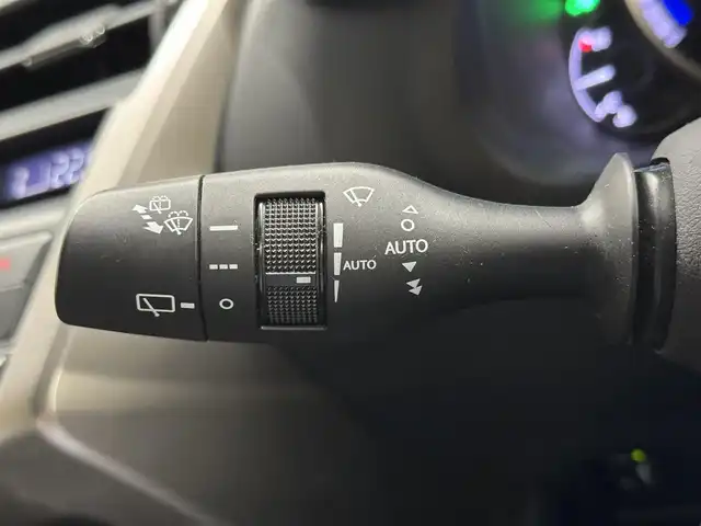 レクサス ＮＸ 300h Fスポーツ 三重県 2017(平29)年 5.8万km ヒートブルーコントラストレイヤリング ハイブリッド/FF/MTモード付フロアCVT/純正 7インチナビ/（AM/FM/CD/DVD/Blu-ray/SDREC/SD/USB/Bluetooth/VTR/AUX/TV）/バックガイドモニター＆助手席側サイドカメラ/【OP】“マークレビンソン” プレミアムサラウンドサウンドシステム/ビルトイン ETC2.0/安全/・【OP】プリクラッシュセーフティ［PCS］（ミリ波レーダー方式）/・【OP】レーダークルコン（全車速追従機能付）/・【OP】クリアランスソナー＆バックソナー/・車両接近通報装置/・タイヤ空気圧警告表示（TPMS）/装備/・【OP】パワーバックドア/・【OP】3眼フルLEDヘッドランプ/・Fスポーツ専用 本革スポーツシート（黒革）/・シートヒーター＆ベンチレーション（D/N）/・パワーシート（Dランバーサポート付8way・N8way）/・オートライト/・左右独立オートエアコン/・電子パーキングブレーキ＆オートブレーキホールド/・雨滴感応式フロントワイパー/・パドルシフト/・アクティブサウンドコントロール（ASC）/・ステアリングスイッチ/・自動防眩ルームミラー/・純正18inAW/・【OP】Fスポーツ専用色『ヒートブルーコントラストレイヤリング［8X1］』