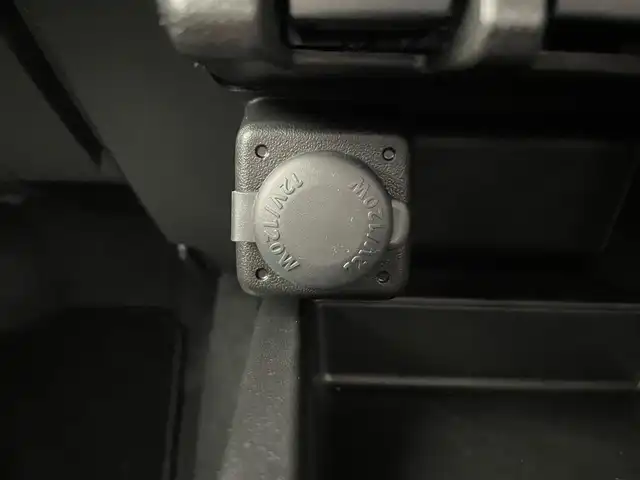 スズキ ジムニー XC 埼玉県 2025(令7)年 0.1万km未満 ブルーイッシュブラックパール3 届出済み未使用車/スズキセーフティサポート/・デュアルセンサーブレーキサポート/・車線逸脱警報機能/・ふらつき警報機能/・先行車発進お知らせ機能/・ヘッドライトウォッシャー/・標識認識/クルーズコントロール/前席シートヒーター/LEDヘッドライト/フォグランプ/純正16インチアルミホイール/ダウンヒルアシストコントロール/プッシュスタート/スマートキー