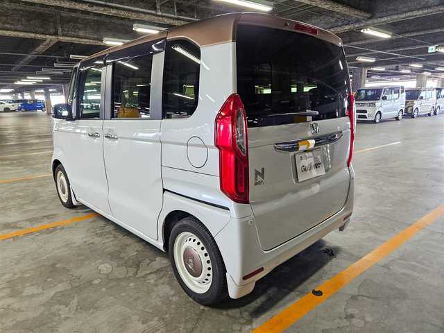 ホンダ Ｎ ＢＯＸ G･L ホンダセンシング カッパーブラウンスタイル 福岡県 2019(令1)年 4.4万km パールⅡ 〇ワンオーナー/〇純正ナビ/〇フルセグTV/〇パワースライドドア（両側）/〇バックカメラ/〇ビルトインETC/〇ドライブレコーダー/〇ホンダセンシング/・衝突軽減ブレーキ/・誤発進抑制機能/・アダプティブクルーズコントロール/〇LEDヘッドランプ/〇オートライト/〇純正14インチホワイト塗装スチールホイール/〇ウレタン製ステアリングホイール/〇ステアリングスイッチ/〇オートエアコン/〇スマートキーシステム/プッシュエンジンスタート/〇禁煙車