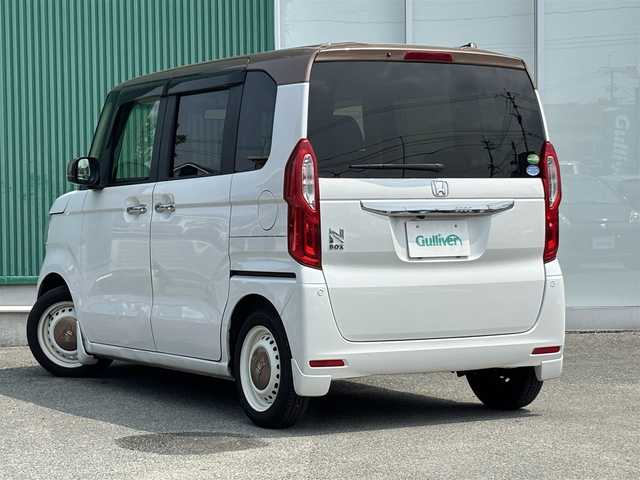 ホンダ Ｎ ＢＯＸ G･L ホンダセンシング カッパーブラウンスタイル 福岡県 2019(令1)年 4.4万km パールⅡ 〇ワンオーナー/〇純正ナビ/〇フルセグTV/〇BT/〇パワースライドドア（両側）/〇バックカメラ/〇コーナーセンサー/〇ビルトインETC/〇ドライブレコーダー/〇ホンダセンシング/・衝突軽減ブレーキ/・誤発進抑制機能/・アダプティブクルーズコントロール/〇LEDヘッドランプ/〇オートライト/〇純正14インチホワイト塗装スチールホイール/〇純正フロアマット/〇ウレタン製ステアリングホイール/〇ステアリングスイッチ/〇オートエアコン/〇スマートキーシステム/プッシュエンジンスタート/〇カーテンエアバッグ/〇禁煙車